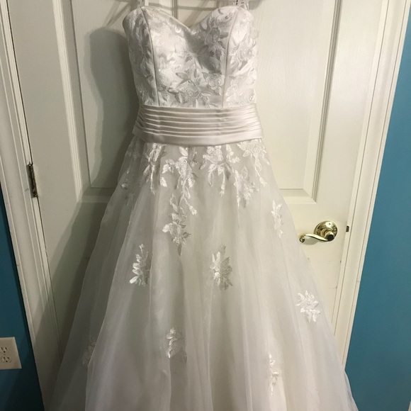 Sincerity Bridal Dresses & Skirts - Bridal dress Sincerity Bridal Dresses & Skirts - Bridal dress